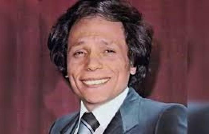 من صفعات الوالد الي تصفيق الجمهور.. عادل إمام وبداية شعوره بذاته