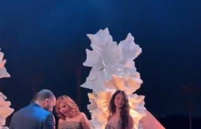 لميس الحديدي بتقدملهم الشبكة وإلهام شاهين أبرز الحضور.. لقطات من خطوبة نجل عمرو أديب| صور