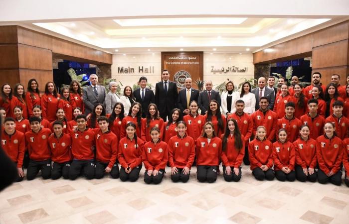 وزير الشباب والرياضة يحفز منتخب الجمباز قبل بطولة أفريقيا