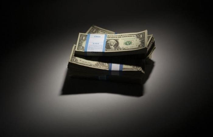 كم سعر الدولار اليوم الجمعة 3 إبريل 2026 في البنوك المصرية؟