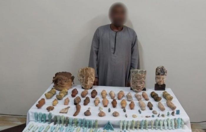 كنوز الفراعنة.. ضبط 277 قطعة أثرية بحوزة شخص قبل بيعهم في المنيا
