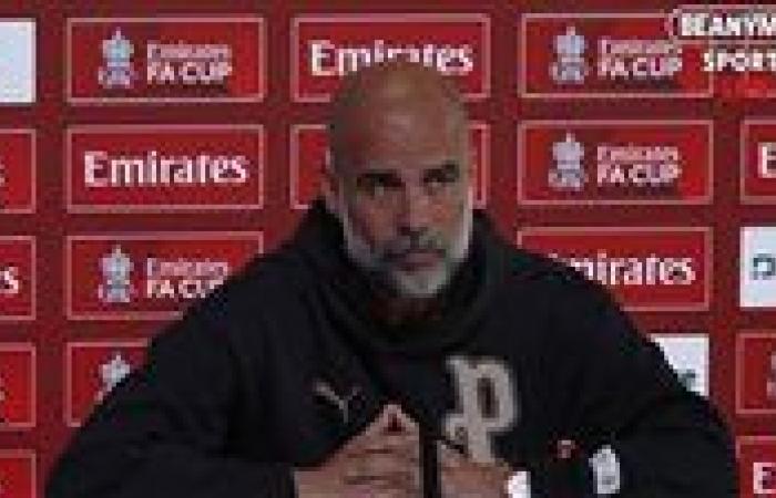 بيب جوارديولا يشيد بمحمد صلاح: أسطورة ليفربول تستحق وداعًا تاريخيًا