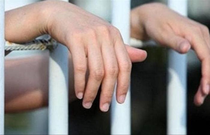 حبس وغرامة.. عقوبة استغلال النفوذ الوظيفي لتحقيق مصالح شخصية