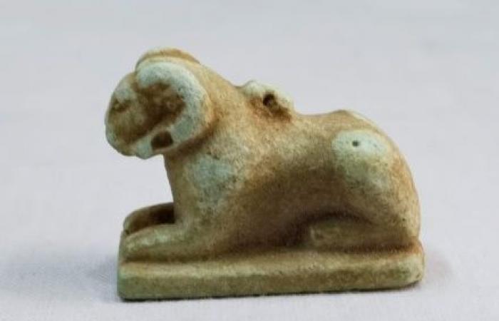 كنوز الفراعنة.. ضبط 277 قطعة أثرية بحوزة شخص قبل بيعهم في المنيا