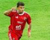 مهيب
      عبد
      الهادي:
      زيزو
      يفكر
      في
      التنازل
      عن
      جزء
      من
      مستحقاته
      للزمالك