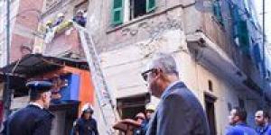 إصابة 4 أشخاص في انهيار جزئي لعقار بإمبابة وكسر ماسورة غاز