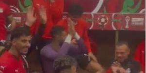 شاهد غناء ورقص لاعبى منتخب مصر بقميص محمد حمدى بعد تخطى كوت ديفوار