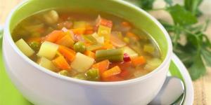 طريقة عمل شوربة خضار خفيفة وقليلة السعرات