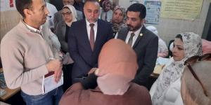 وكيل "صحة شمال سيناء" يتفقد مركز حضري أسيوط ومستشفى العريش العام