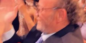 فرحة العيلة.. رقص عمرو أديب وشقيقه عادل في خطوبة ابنه نور| صور