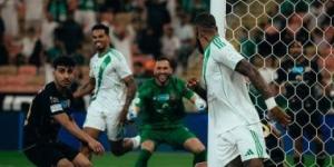 الأهلي يواصل ملاحقة النصر والهلال بفوز كبير على ضمك.. فيديو