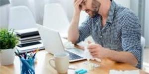 مع نمط الحياة الحديثة.. تأثير الجلوس الطويل على الدماغ والتركيز