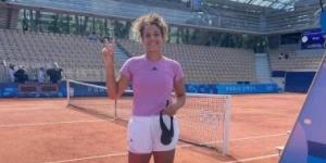 ميار شريف تستهل مشوارها فى بطولة فيلا دى مدريد بمواجهة الهولندية أرانتسكا روس