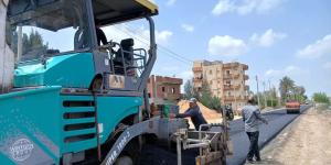 تطوير طرق الرحمانية بالبحيرة مستمر.. رصف “المرور القديم” لتعزيز الحركة وخدمة الأهالي