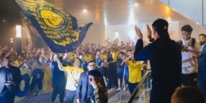 جماهير النصر تستقبل الفريق ورونالدو يرد: أنتم الأفضل.. فيديو
