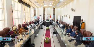 وزيرة الثقافة ومحافظ مطروح يعقدان لقاءً موسعًا مع العمد والمشايخ