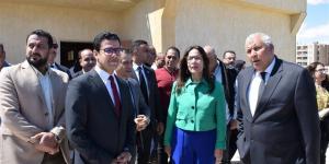 وزيرة الثقافة ومحافظ مطروح يتفقدان قصر الثقافة وعدد من الفعاليات الثقافية والتراثية