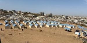 بدء أعمال إنشاء وتجهيز مركز إيواء للنازحين الفلسطينيين شمال غزة