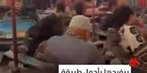 بيفرحها بأجمل طريقة.. زوج وزجته في عربات التصادم بالملاهي (فيديو)