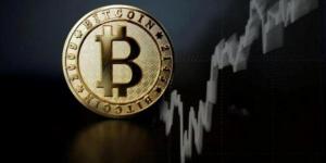 "بيتكوين" تتراجع إلى 74.6 ألف دولار تحت ضغط مخاوف الفائدة والتوترات الجيوسياسية
