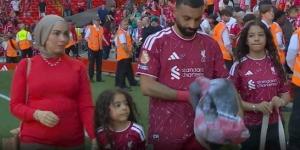 بعد مكة وكيان.. هل يُرزق محمد صلاح بطفله الثالث؟