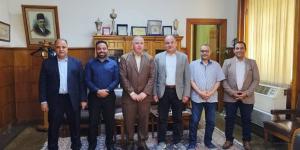 رئيس جامعة سمنود التكنولوجية يزور شركة مصر للغزل والنسيج لبحث تعزيز التعاون المشترك