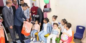 تزامنًا مع عيد الأضحى.. محافظ المنوفية يزور الحضانة الإيوائية بشبين الكوم ويوزع الهدايا على الأطفال