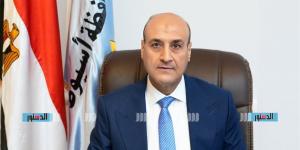 محافظ أسيوط يؤدي صلاة عيد الأضحى بساحة أرض الملاعب وسط جاهزية كاملة