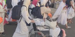 حجاج السياحة يستعدون للنفرة من عرفات إلى مزدلفة بنهاية يوم عرفة