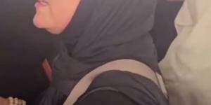 "كأنه حلم جميل".. دعاء فاروق تلامس الحجر الأسود لأول مرة بعد 4 رحلات حج