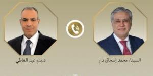 وزير الخارجية يتلقى اتصالاً هاتفياً من وزير خارجية باكستان