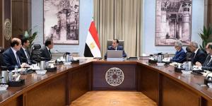 رئيس الوزراء يتابع تعزيز الرقابة على مصانع الأغذية
