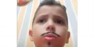 طفل يحاكي الشيخ أحمد نعينع في تلاوة القرآن ويخطف الترند (فيديو)