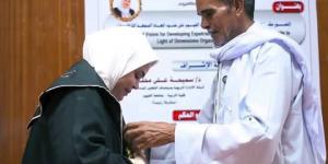 "كلمات ابنتي جبرت خاطري".. والد الدكتورة شيماء يروي رحلة كفاح من الفيوم إلى أكتوبر من أجل تعليم بناته