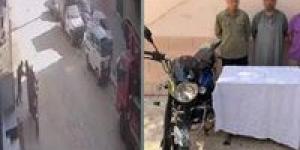 سقوط المتهمين بخطف سلسة ذهبية من سيدة وسحلها في الجيزة