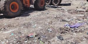 رفع 15 طن مخلفات وإيقاف أعمال بناء مخالف بمنطقة نجع مهيوب بالأقصر