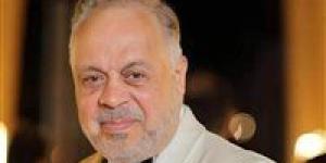 أشرف زكي عن صحة أحمد عبد العزيز: "زي الفل.. ونفسي الناس تتقي ربنا في اللي بتنشره"