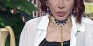 "الطماطم والبيض رخصوا ياجدعان"..بسمة وهبة تحتفل على الهواء بطبق شكشوكة