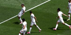 الجمهور يحتفل بتقدم منتخب مصر في الشوط الأول بالعاصمة الإدارية (فيديو)