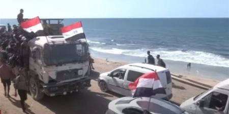 بعد
      عامين
      من
      الإبادة..
      الحياة
      تعود
      إلى
      شوارع
      غزة