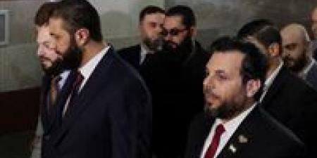 الشرع
      يلتقي
      بوتين
      في
      أول
      زيارة
      إلى
      روسيا..
      ملفات
      عالقة
      على
      الطاولة