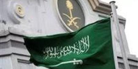 السعودية..
      فيديو
      سيدتين
      ترتديان
      "جرابين
      لحمل
      الأسلحة"
      يثير
      الجدل
      والأمن
      العام
      يتدخل
