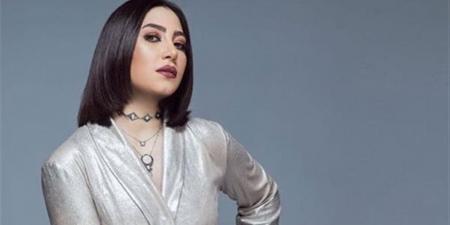 التحقيق
      مع
      المطربة
      بوسى
      فى
      بلاغها
      ضد
      مجهولين
      بعد
      منعها
      من
      السفر