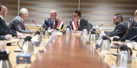 وزير
      الصحة
      يبحث
      مع
      نظيره
      العراقي
      تعزيز
      التعاون
      بين
      البلدين
      في
      القطاع
      الصحي