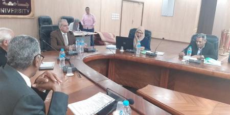 مجلس
      التعليم
      بجامعة
      أسوان
      يؤكد
      تطوير
      البرامج
      الدراسية
      ودعم
      الأنشطة
      الطلابية