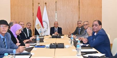 وزير
      الري:
      اتخاذ
      التدابير
      اللازمة
      للتعامل
      بفاعلية
      مع
      موسم
      السيول
      والأمطار