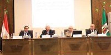 وزير
      التعليم
      العالي:
      عدد
      الطلاب
      الذين
      حصلوا
      على
      منح
      كُلية
      وجزئية
      من
      الجامعات
      26,609
      للعام
      الدراسي
      الجاري