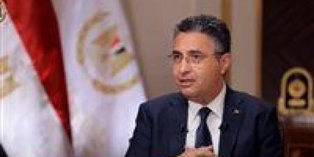 وزير
      التموين..
      لا
      مساس
      بسعر
      رغيف
      الخبز
      البلدي
      المدعم
      رغم
      تحريك
      أسعار
      السولار