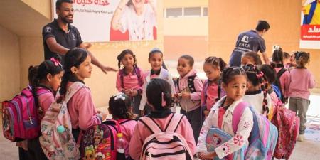 "التضامن"
      تطلق
      القافلة
      الثانية
      من
      حملة
      "خليك
      سند"
      بمدارس
      مشروعات
      السكن
      البديل