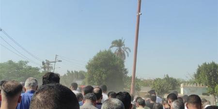 تشييع
      جنازة
      النقيب
      يوسف
      الحسيني
      ضحية
      حادث
      مصر
      الإسماعيلية